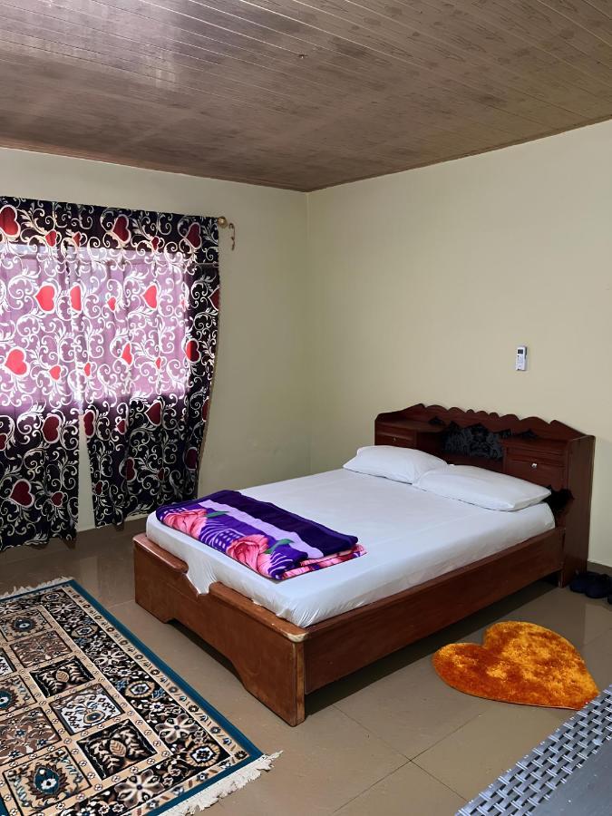 Yogi Home Stay Near Freetown Airport Extérieur photo
